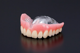 金属床(総入れ歯)